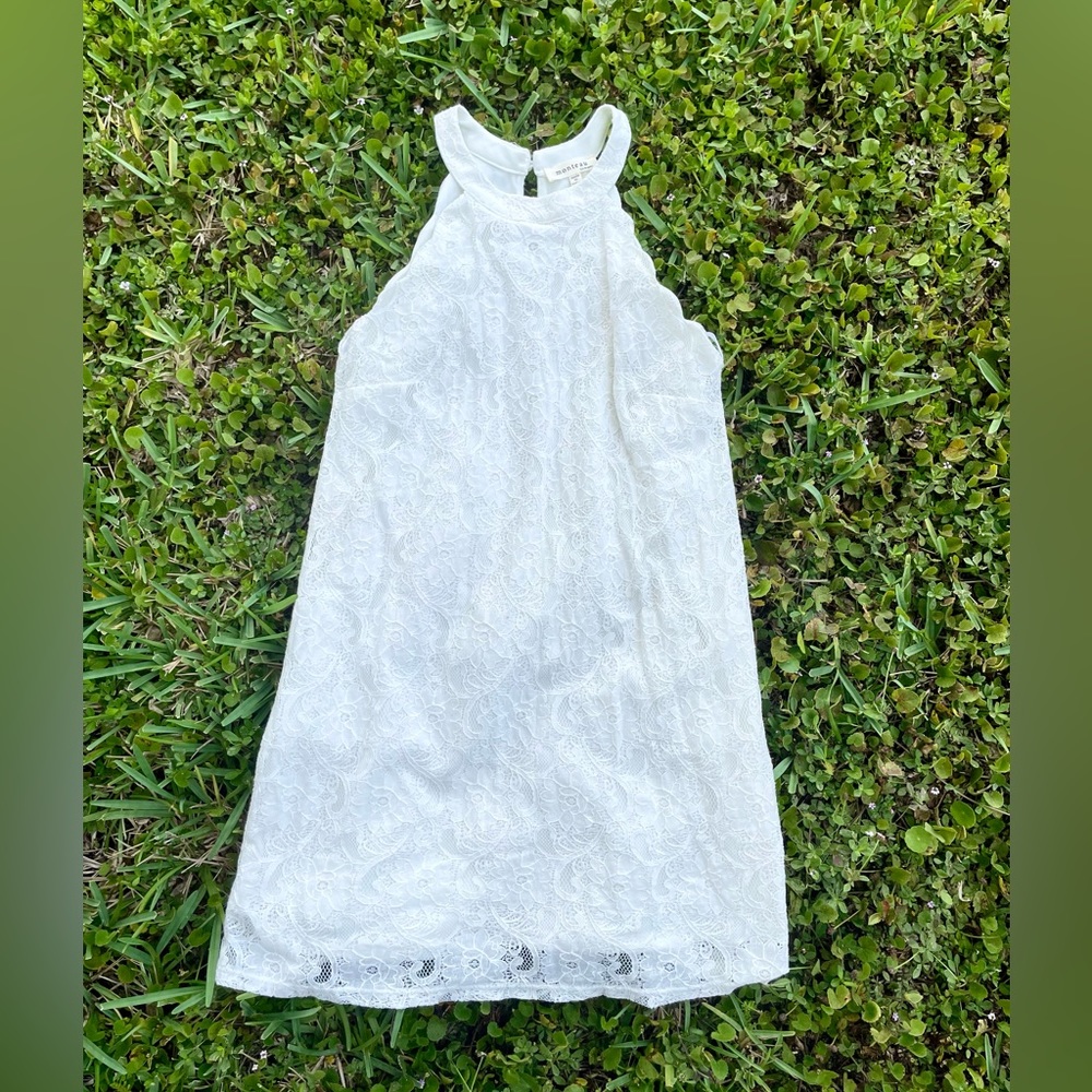 Formal white lace and cotton dress ✨
Size XS / 14-16 for young girls 🌸
Monteau